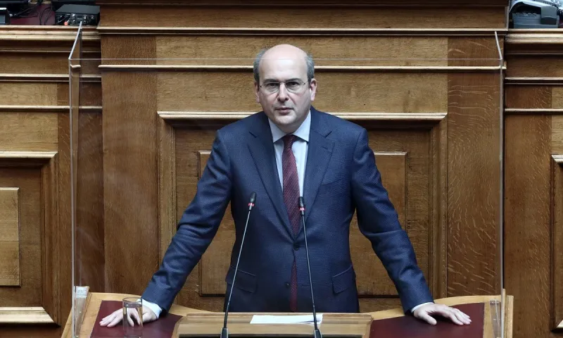 Χατζηδάκης: «Νέα δικαιώματα, νέες δουλειές, ευρωπαϊκά πρότυπα»