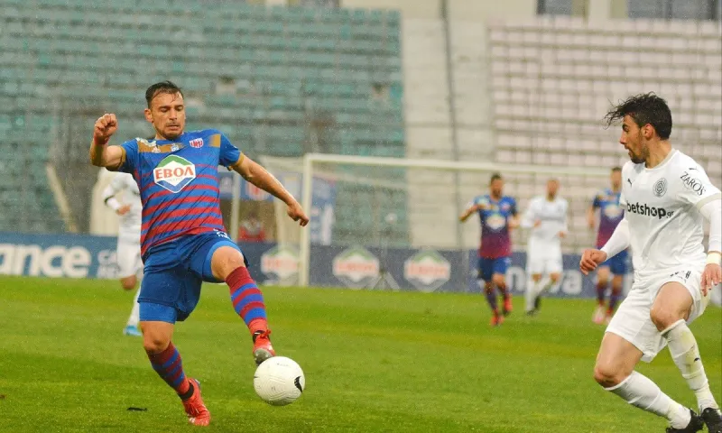 «Μπαμ» με Νίνη!