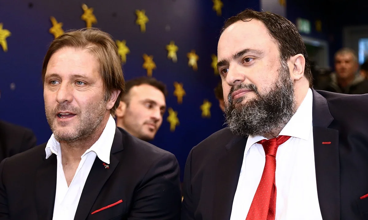 Ολυμπιακός: Μαρινάκης και πρωταθλητές, «πήραν θέση στην κερκίδα»! (Pics)