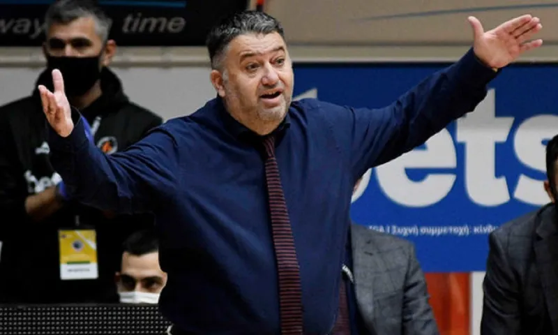 Γιατράς: «Υπάρχει σεβασμός, αλλά όχι φόβος»