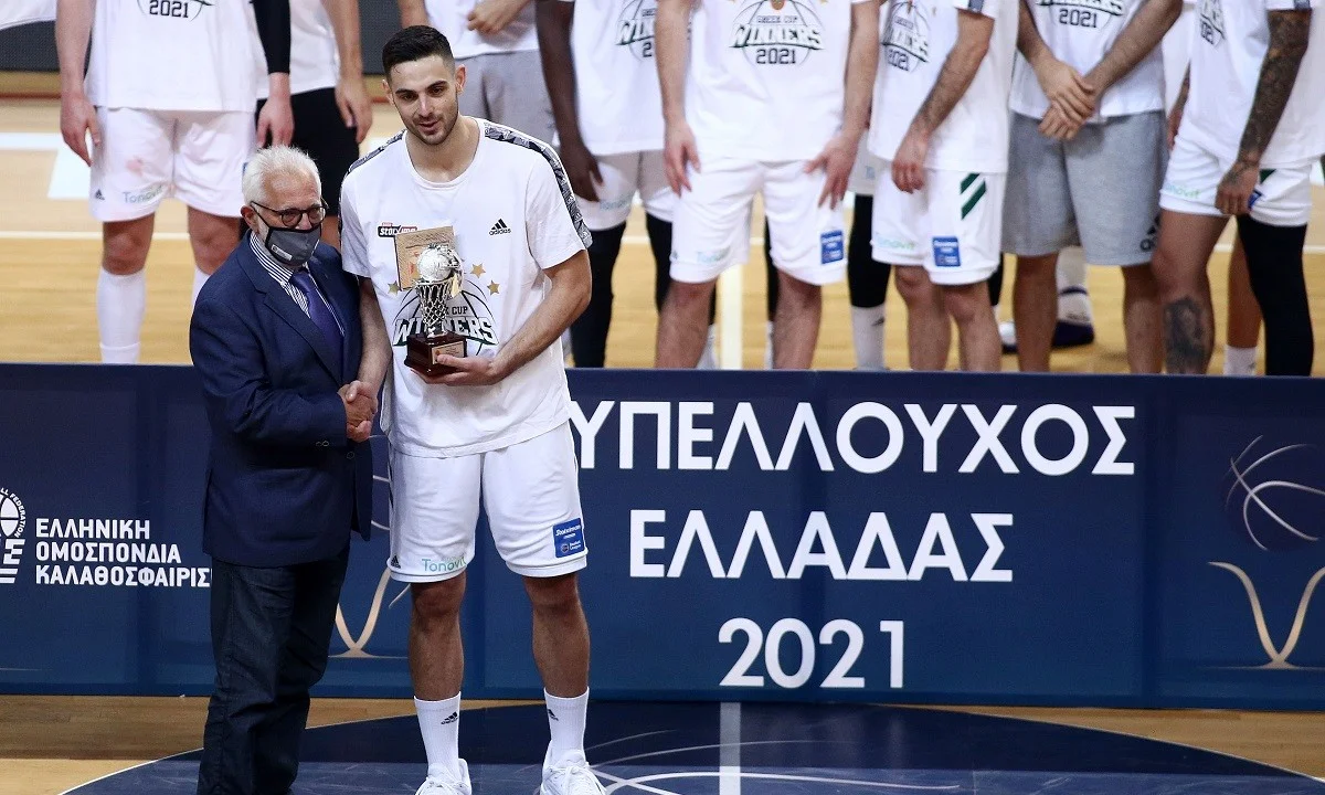 Ο MVP Παπαπέτρου μοίρασε συγχαρητήρια