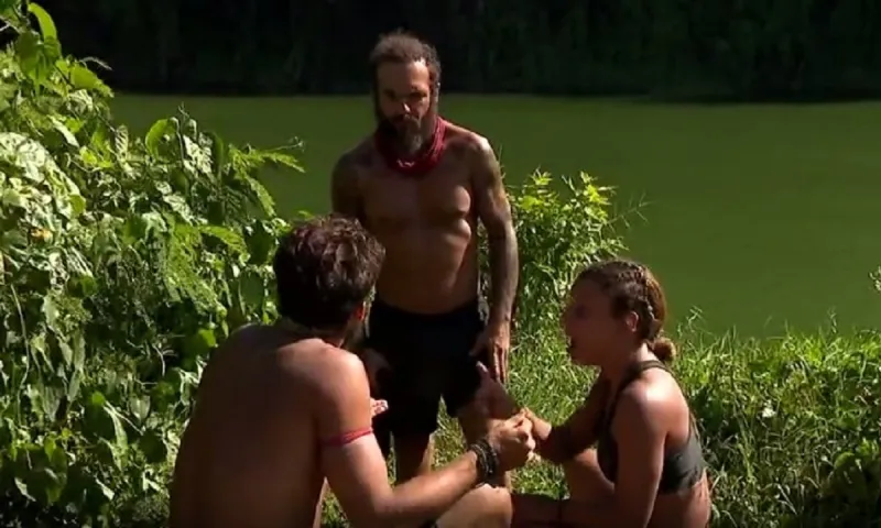 Survivor: «Ξέσπασε» απέναντι στον Σάκη η Μαριαλένα - Έντονη σύγκρουση ανάμεσα σε Καρολίνα, Ελένη και Κόρο (vids)