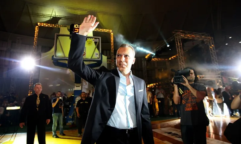 Γκάλης: Πως μία υπογραφή του εξαπλασίασε την τιμή σε δημοπρασία για φιλανθρωπικό σκοπό
