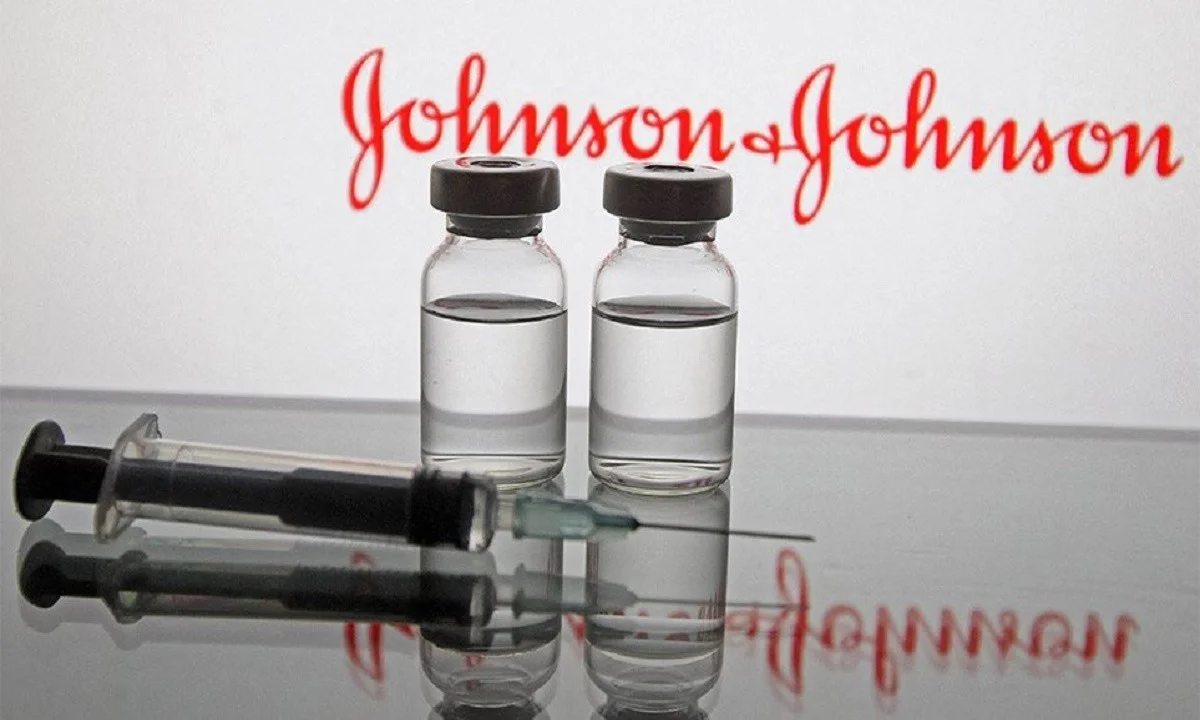 Johnson & Johnson: Περιστατικά θρομβώσεων μετά τη χορήγηση του εμβολίου - Πόσα ήταν