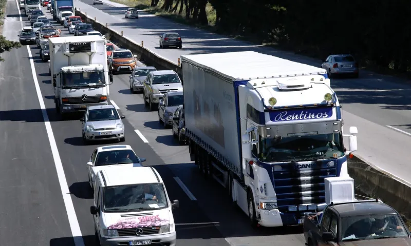 Έμφραγμα στην Μουδανιών από έργα και άρση lockdown