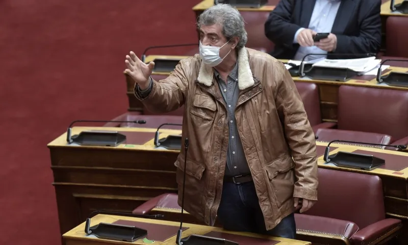 Θεραπεία κορονοϊού: Έξαλλος ο Πολάκης με τους λοιμωξιολόγους