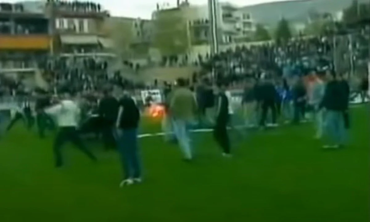Ιωνικός - Ολυμπιακός: Η μέρα που το γήπεδο της Νίκαιας μετατράπηκε σε ρινγκ (vids)