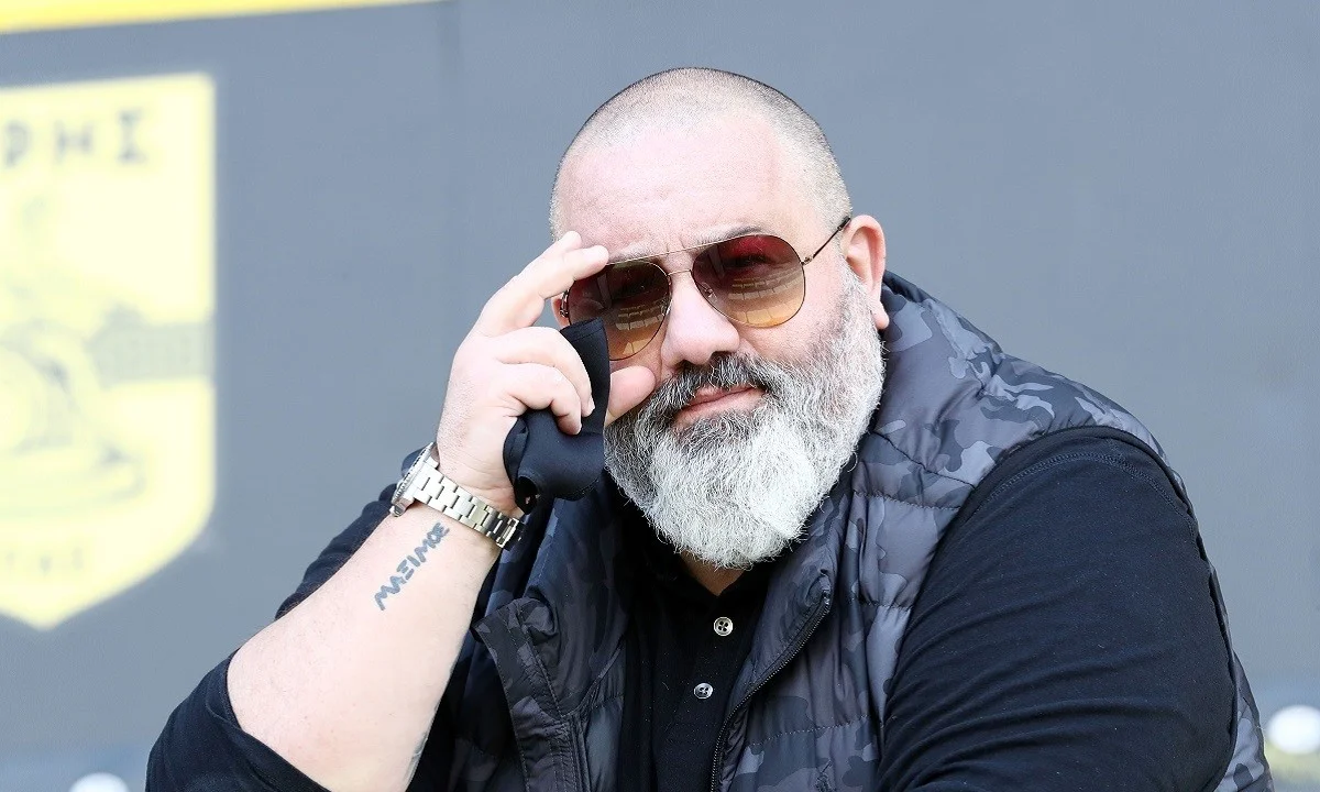 Καραπαπάς: «Δημόσια τηλεόραση. Όπως λέμε δημόσια αποχωρητήρια»