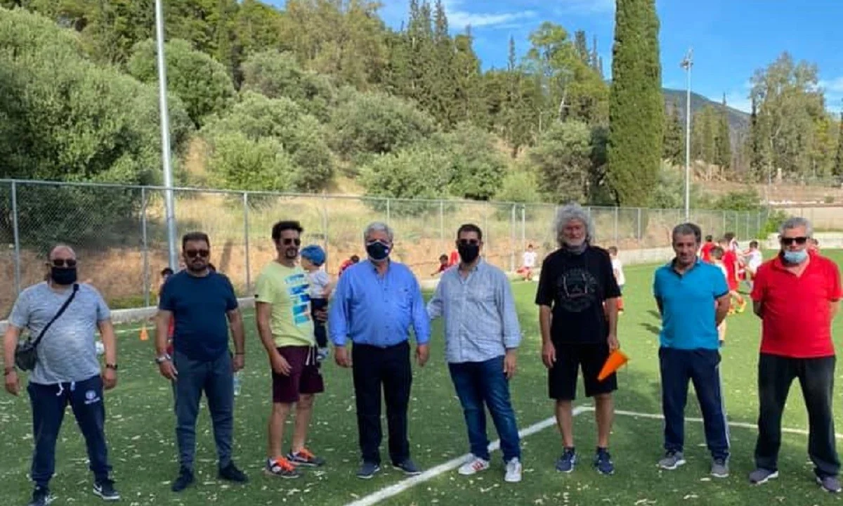 ΕΠΣ Φωκίδας: Η Ένωση και ο Αγγέλου απόλαυσαν τους μικρούς και τους μοίρασαν χυμούς!