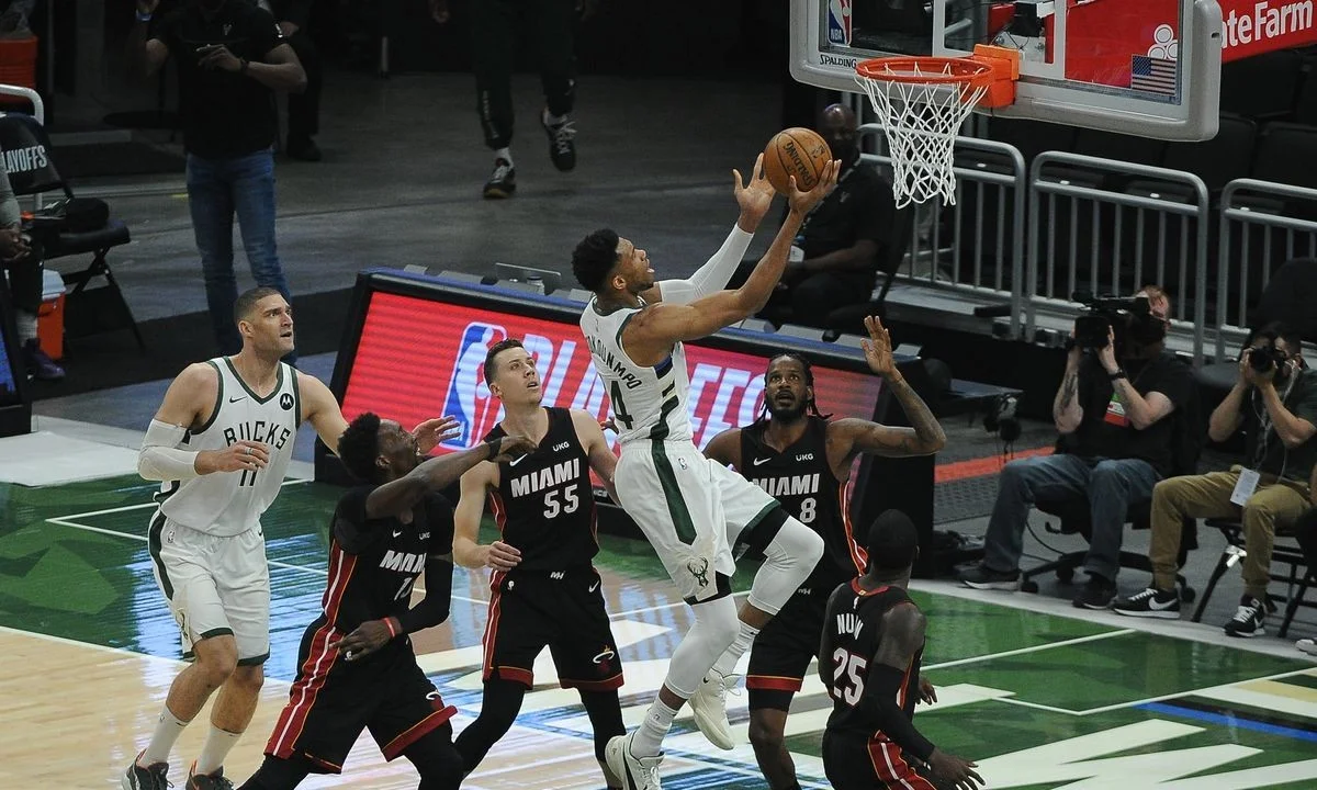 NBA: Κίνδυνος για τους Μπακς με τον Μπάρκλεϊ να «βλέπει»... σκούπα