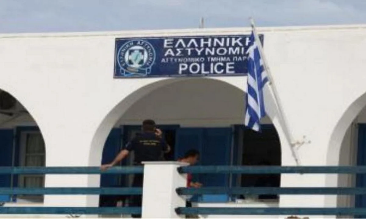Πάρος: Σοκαριστικό βίντεο - Ρομά ξυλοκόπησαν αστυνομικούς, τους πέταγαν καρέκλες!