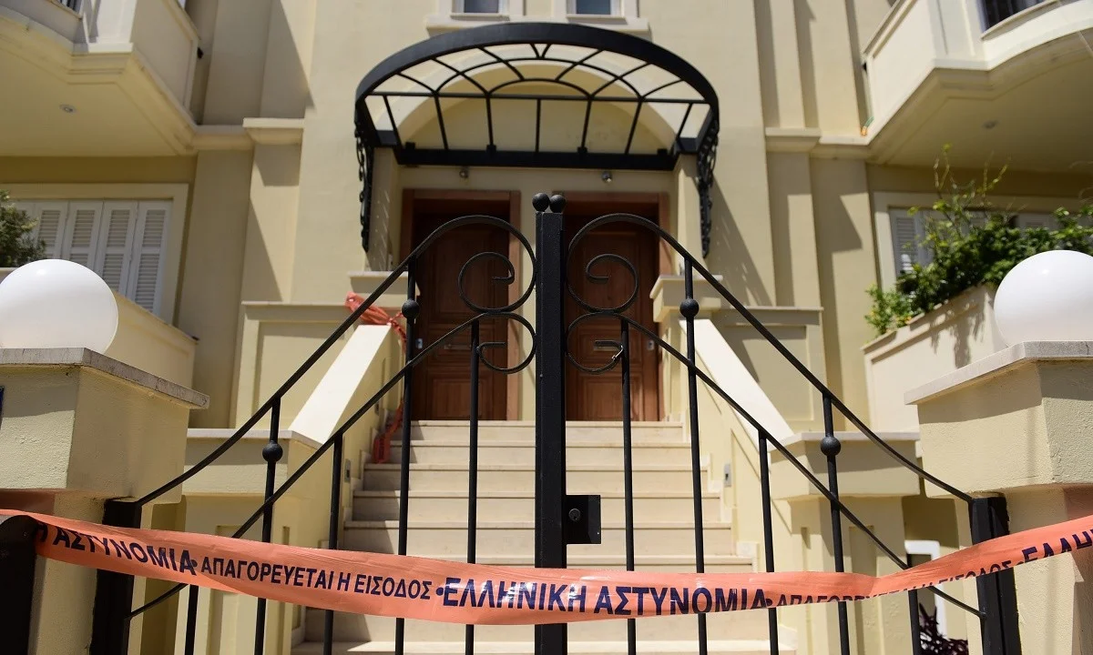 Έγκλημα στα Γλυκά Νερά: Εγκαταλείπει για πάντα τη μεζονέτα ο πιλότος!