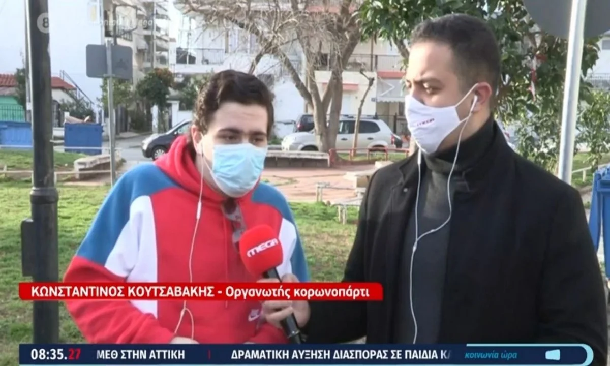 Ο Κουτσαβάκης ξανατρολάρει τους παρουσιαστές του Mega (vid)