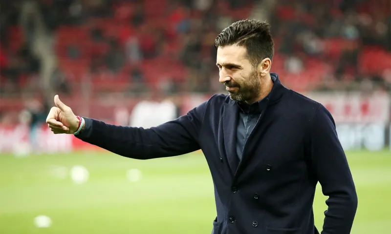 Ολυμπιακός: Τι συμβαίνει με Μπουφόν...