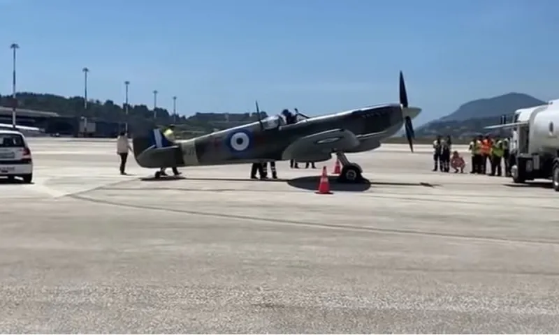 Πολεμική Αεροπορία: O...  θρύλος των αιθέρων έφτασε στο Τατόι (vid)