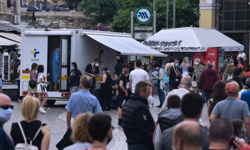 Κορονοϊός: Κάτω από 500 κρούσματα στην Αττική - Διψήφιος αριθμός στη Θεσσαλονίκη
