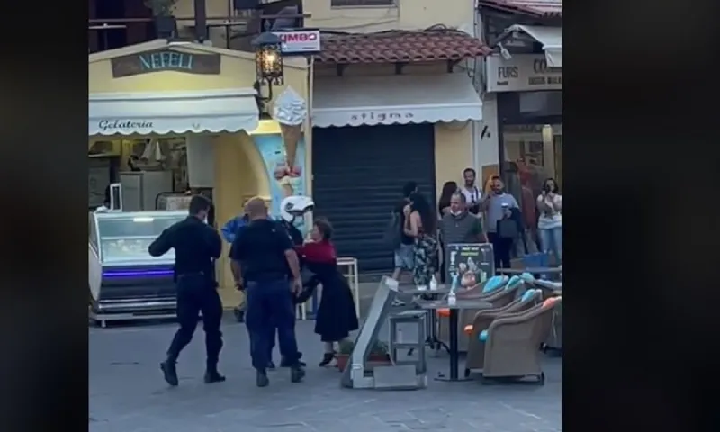 Ρόδος - Απίστευτο: Συνέλαβαν γυναίκα επειδή... τραγουδούσε (vid)