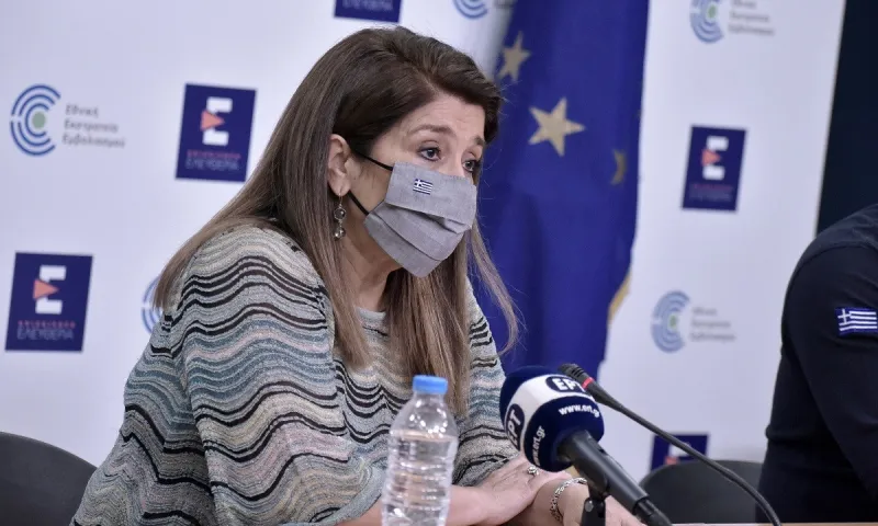 Παπαευαγγέλου: «Είμαστε μακριά από το τείχος ανοσίας» - Τι είπε για τις μάσκες