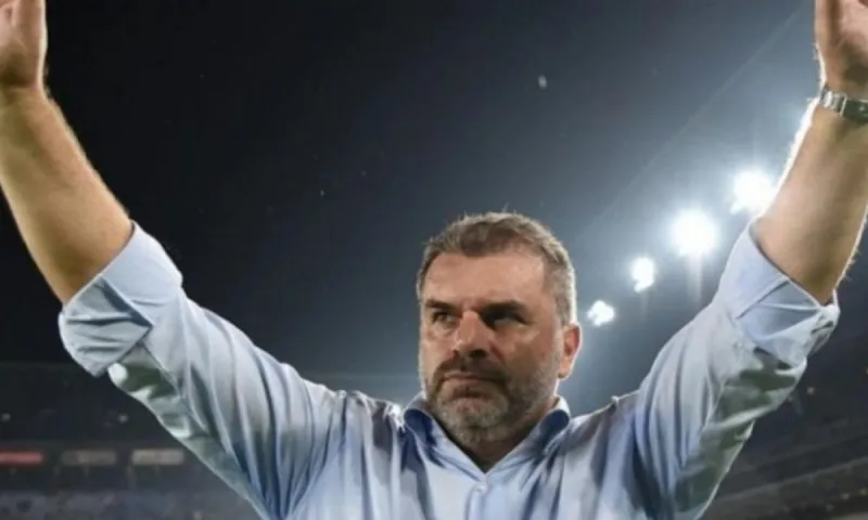 «Η ΑΕΚ μίλησε με Ποστέκογλου πριν τον Μιλόγεβιτς»