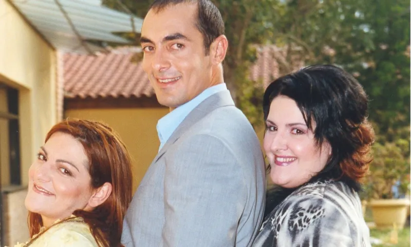 Είσαι το ταίρι μου: Αλέκος Συσσοβίτης με Δανάη Μπάρκα στη θέση της Βίκυς Σταυροπούλου