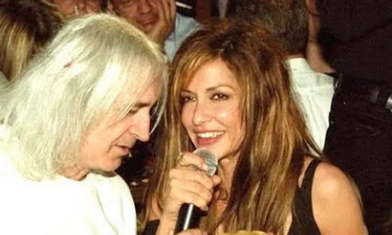 Άννα Βίσση, Νίκος Καρβέλας και Σοφία φοράνε το ίδιο παντελόνι