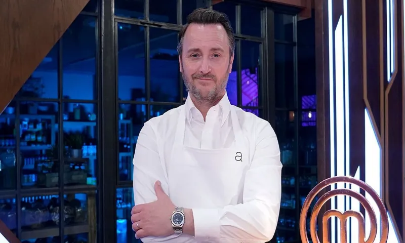 Masterchef τελικός: Τους χώρισαν στη γέννα; Η απίστευτη ομοιότητα του σεφ με διάσημο Έλληνα