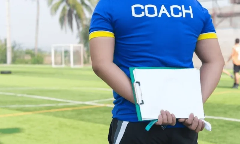 Football League: Ο κόουτς, το «παλτό» και το.... μπουφάν!
