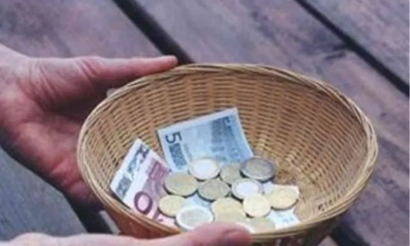 Γ' εθνική: Πρόεδρος ομάδας έκανε έρανο με κουτί την ώρα του αγώνα!