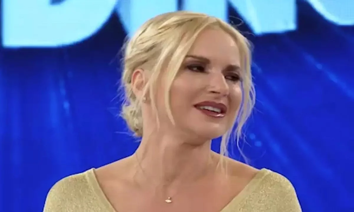 Μαρία Μπεκατώρου: Κλαίγοντας αποχαιρέτησε το κοινό της