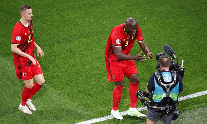 Euro 2020 Βέλγιο - Ρωσία: Σκόραρε ο «killer» Λουκάκου και το αφιέρωσε στον Έρικσεν (vid)