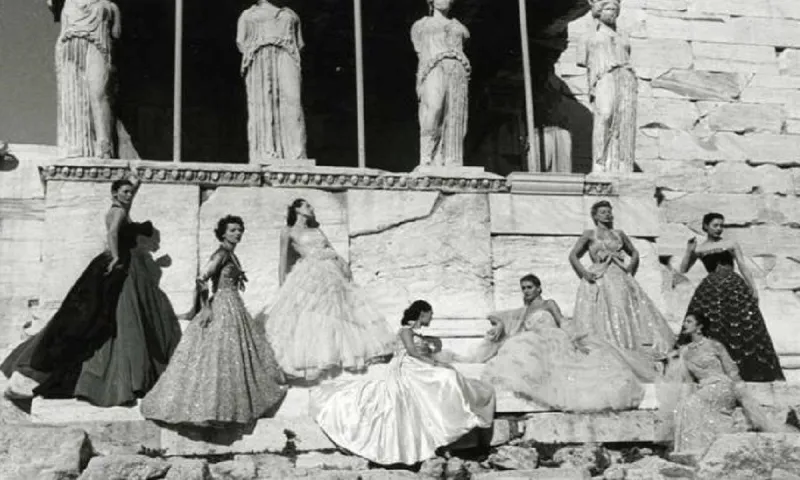 Ξεκινούν οι φωτογραφίσεις για τον οίκο Dior στην Ακρόπολη παρά τις αντιδράσεις (vid)