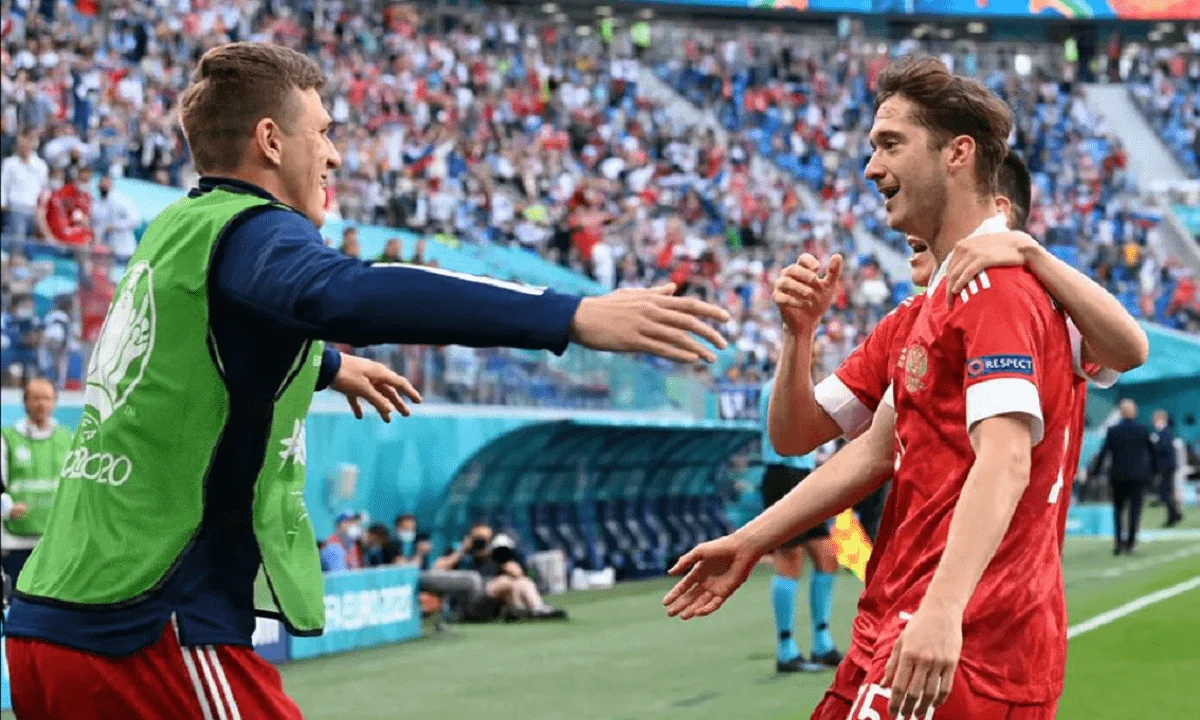Euro 2020 Φινλανδία - Ρωσία 0-1: «Ζωντανοί» οι Ρώσοι με το εκπληκτικό γκολ του Μίραντσουκ!