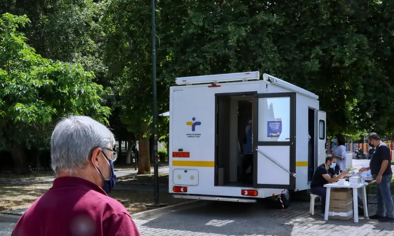 Κορονοϊός: 549 κρούσματα - 13 νεκροί - 330 διασωληνωμένοι
