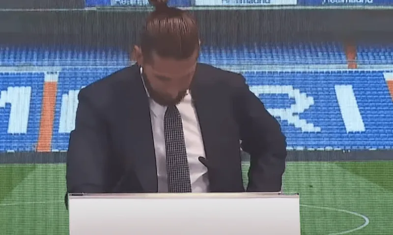 Ράμος: Δάκρυσε στο «αντίο» με τη Ρεάλ- «Θα επιστρέψω» (vid)