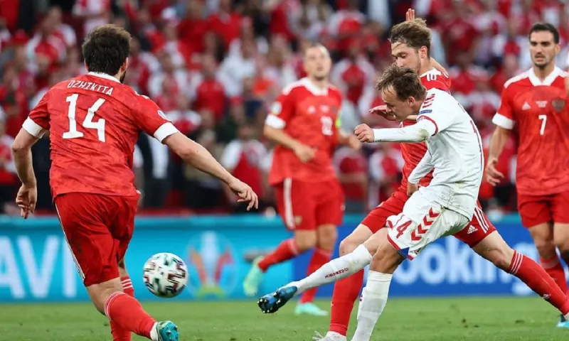 Euro 2020 Ρωσία - Δανία: Γκολάρα ο Ντάμσγκααρντ, τραγικό λάθος και 0-2 από Πόουλσεν (vids)