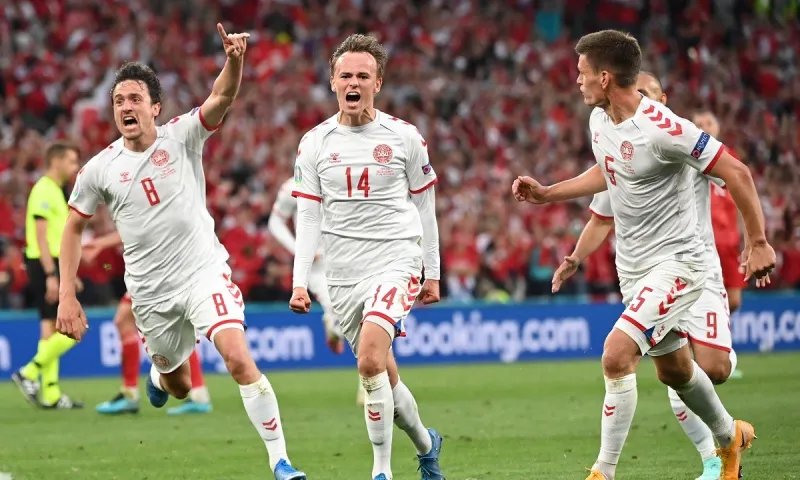 Euro 2020 Ρωσία - Δανία 1-4: Τους διέλυσε και πήρε την πρόκριση για τον... Έρικσεν (vids)