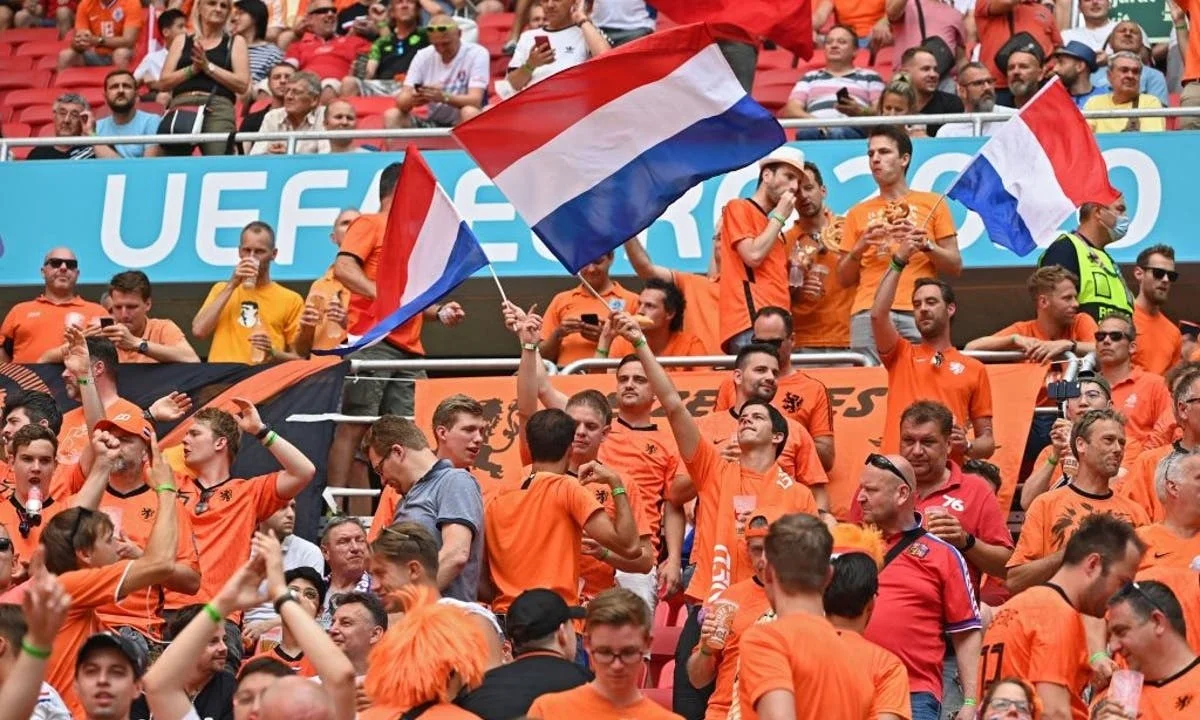 Euro 2020 - Ολλανδία-Τσεχία: Ασφυκτικά γεμάτη η «Puskas Arena»  (vid)