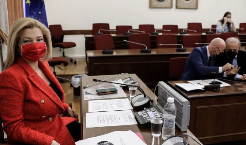 Έβαλαν κλαρίνα και το «Ιτιά – ιτιά» σε συνεδρίαση επιτροπής της Βουλής
