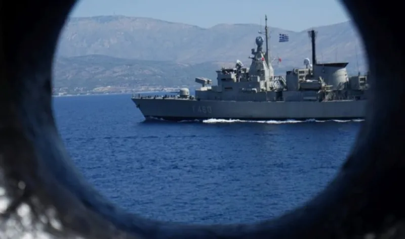 Φρεγάτες: Οι «μνηστήρες» των φρεγατών έχουν γίνει πλέον μόνιμοι κάτοικοι Αθηνών