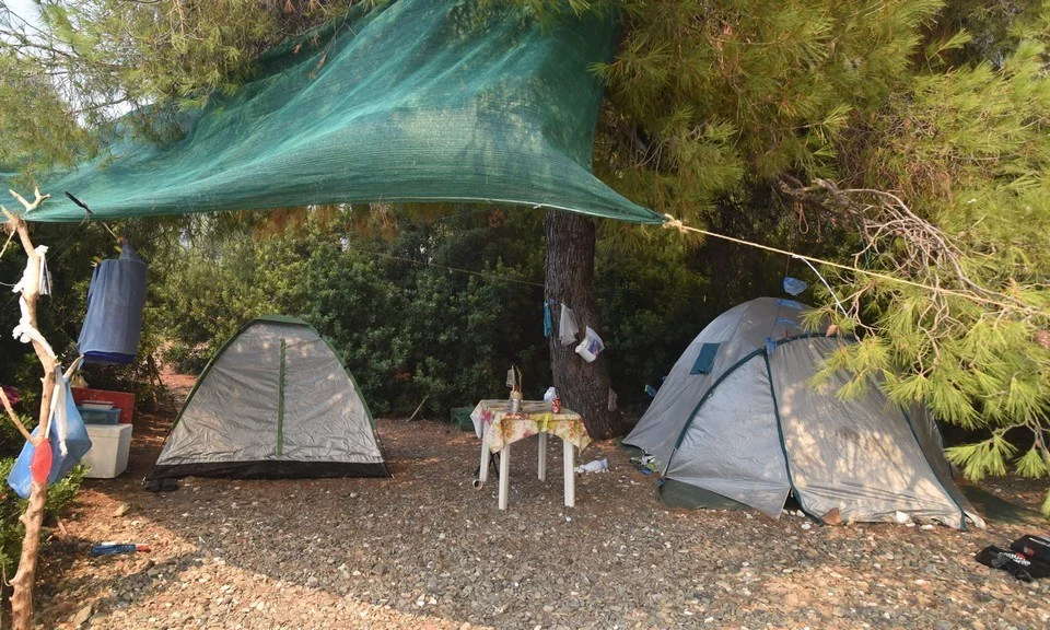 Αμοργός: Εστιατόριο ψάχνει λαντζέρη και του παρέχει διαμονή σε... σκηνή