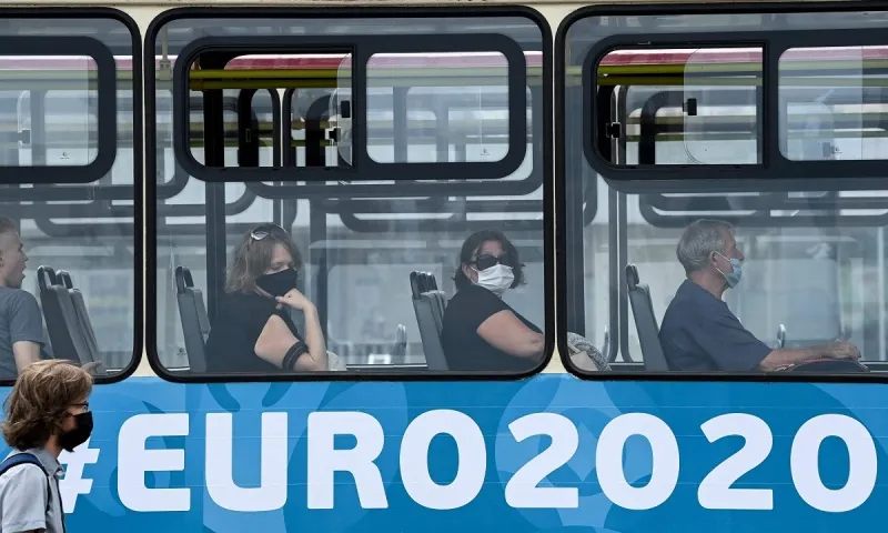 Euro 2020 - Ο κορονοϊός θεριεύει, η αναξιοπιστία περισσεύει, αλλά για την UEFA είναι business as usual