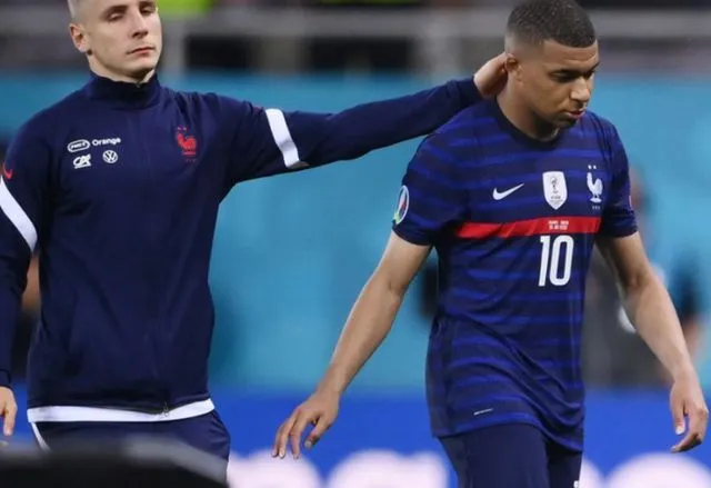 Euro 2020: Έτσι αποκλείστηκε η Γαλλία-Χαμός με κόντρες μεταξύ των παικτών και φασαρίες!