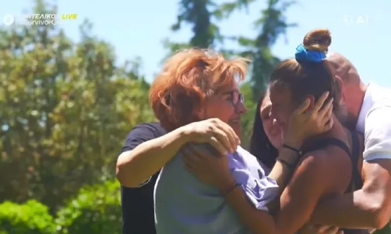 Survivor Μαριαλένα Ρουμελιώτη: Έκλαψε όλη η οικογένεια και... group hug (vid)