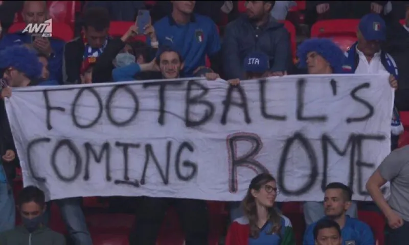 Euro 2020 - Ιταλία - Ισπανία: Επικά πανό Ιταλών στο «Γουέμπλεϊ»  (vid)