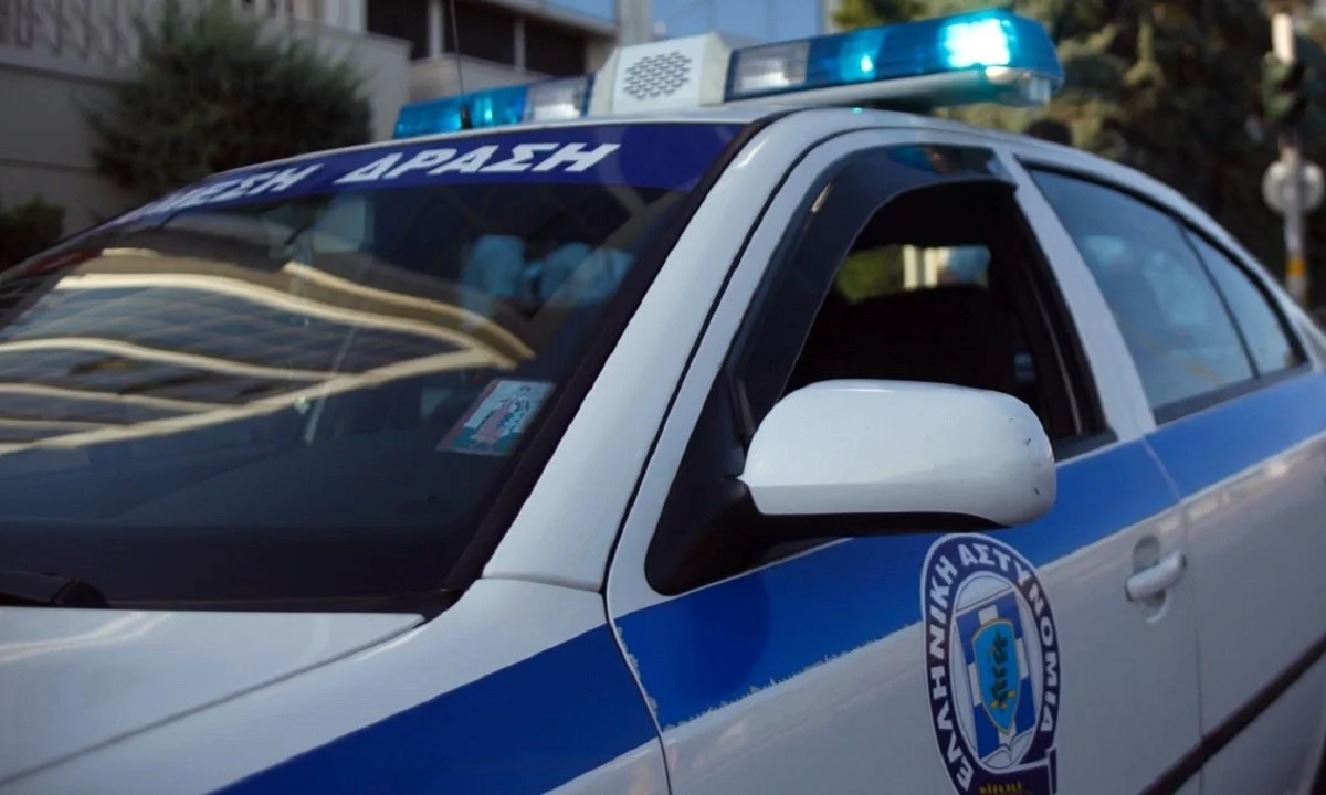 Ζωγράφου - ΣΟΚ: Άντρας σε κατάσταση αμόκ επιτέθηκε και τραυμάτισε με μαχαίρι αγνώστους