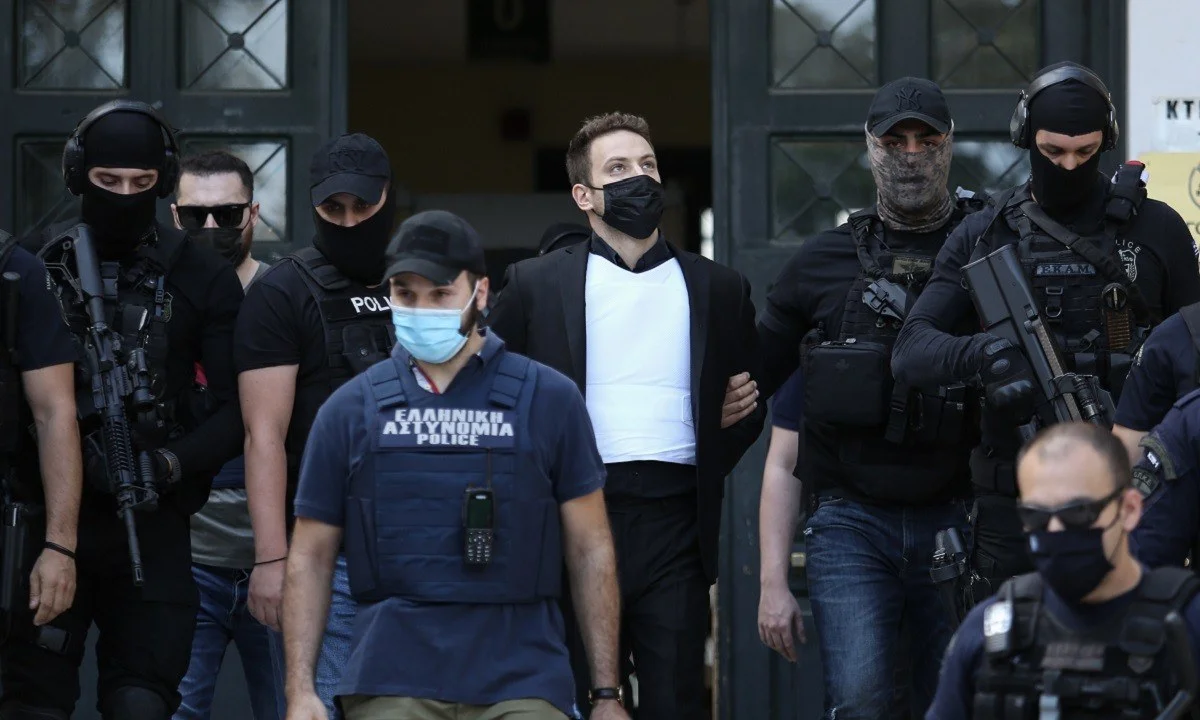 Έγκλημα στα Γλυκά Νερά: Πέπλο μυστηρίου με τη δολοφονία, το τρίτο πρόσωπο και τους κουκουλοφόρους!