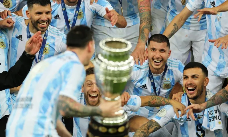 Αργεντινή Copa America: Το πανηγύρισε η Νάπολι για τον... Ντιέγκο (pic)