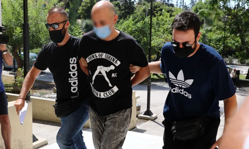 Ηλιούπολη: Η απάντηση της ΕΛ.ΑΣ. για την 19χρονη που έζησε τη φρίκη στα χέρια του αστυνομικού!