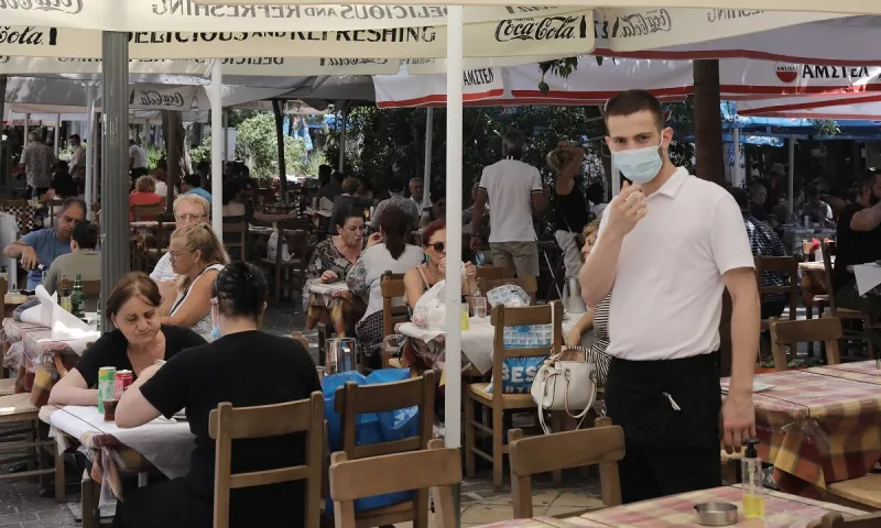 Μετάλλαξη Δέλτα: Τα σενάρια για την εστίαση - Τι θα γίνει με εμβολιασμένους και ανεμβολίαστους