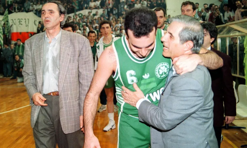Σαν Σήμερα ο Νίκος Γκάλης... μετακομίζει στον Παναθηναϊκό (Vid + pics)
